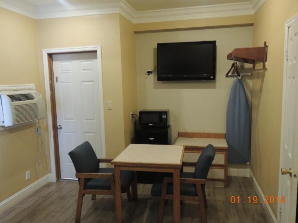 Reedley Inn image 11