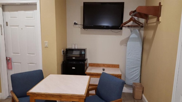 Reedley Inn image 13