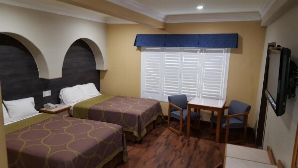 Reedley Inn image 24