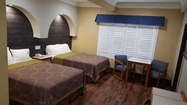 Reedley Inn image 25